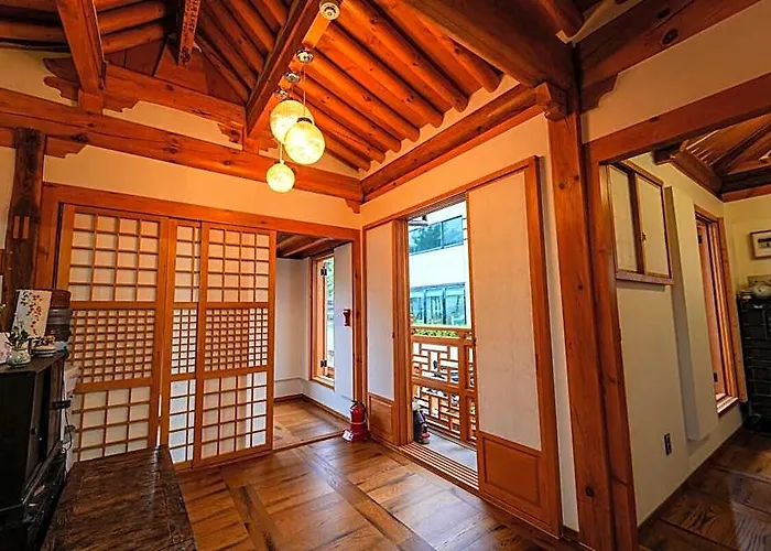 Arumdaun Hanok Yuju Hotel 3*