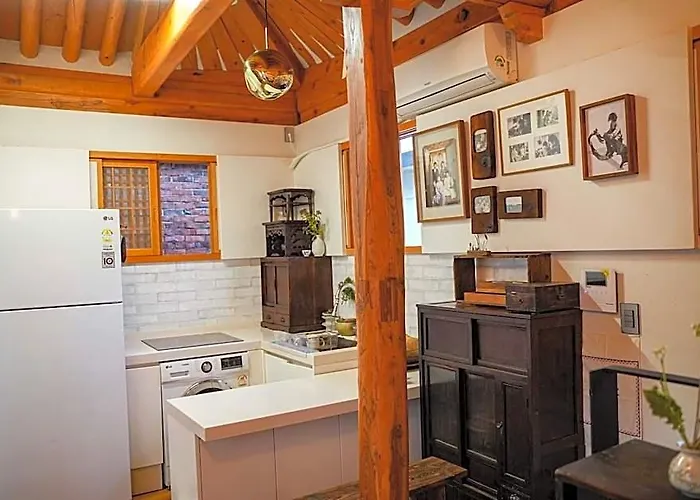 Arumdaun Hanok Yuju Hotel 3*