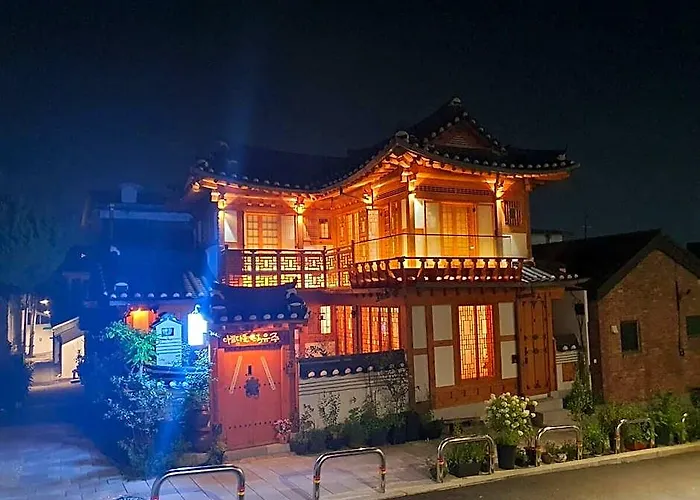 Arumdaun Hanok Yuju Hotel