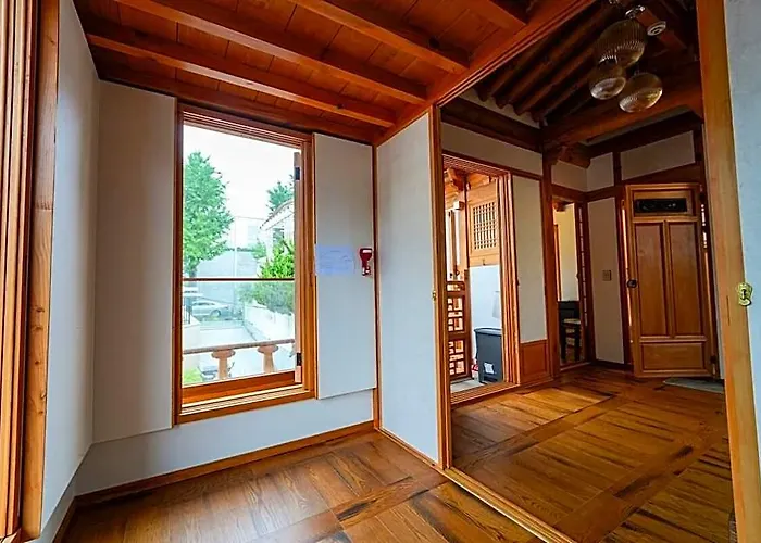 Arumdaun Hanok Yuju Hotel