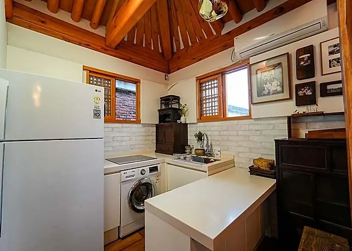 Arumdaun Hanok Yuju Hotel 3*