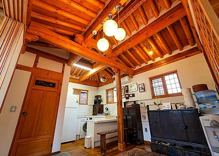 Arumdaun Hanok Yuju Hotel