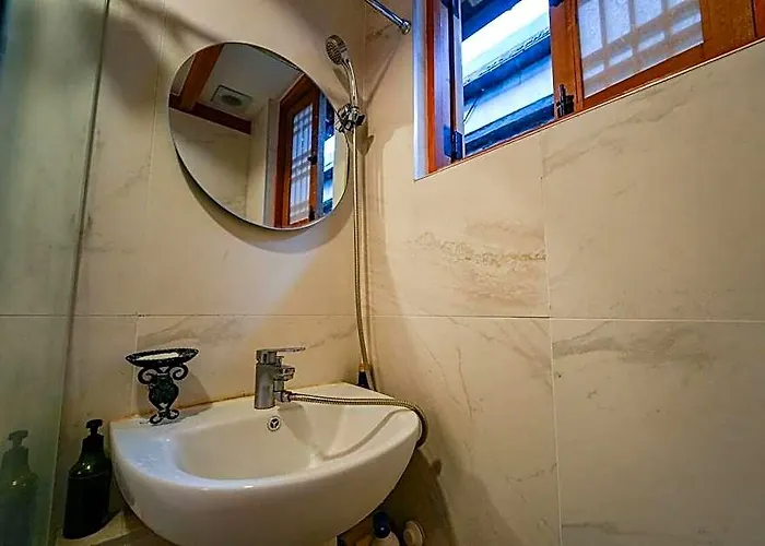Arumdaun Hanok Yuju Hotel